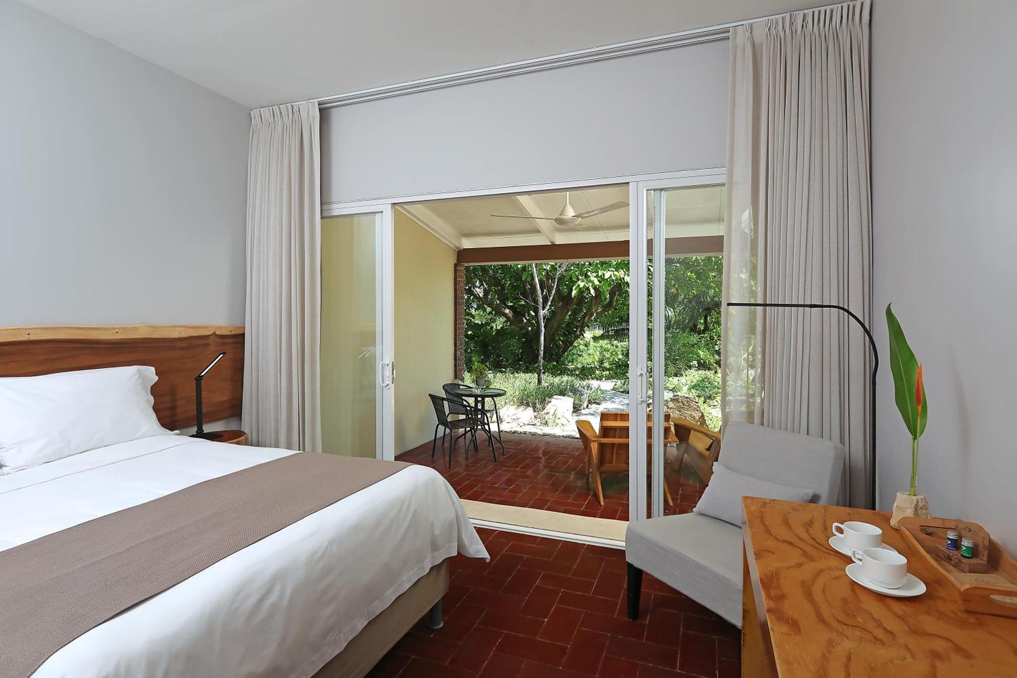 Deluxe Queen Room